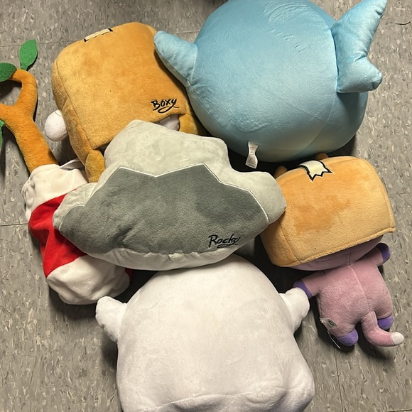 Lanky Box Plushies - Picture 2 of 2